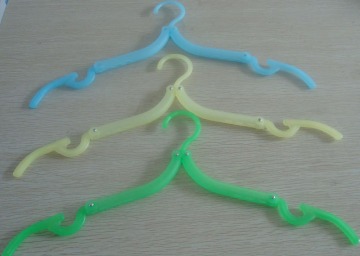 Kunststoff 2-teilig gefalteten Farbe Assorted Pack Kleiderbügel