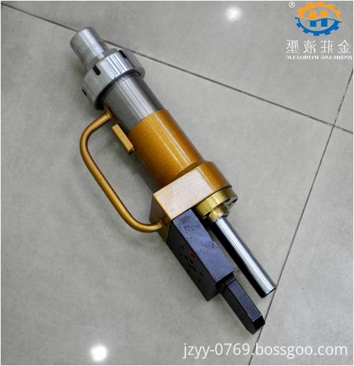 Special oil cylinder for high-efficiency capping machine