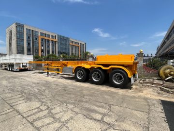 Heavy-Duty Three-Axle Container Transport Semi-Trailer