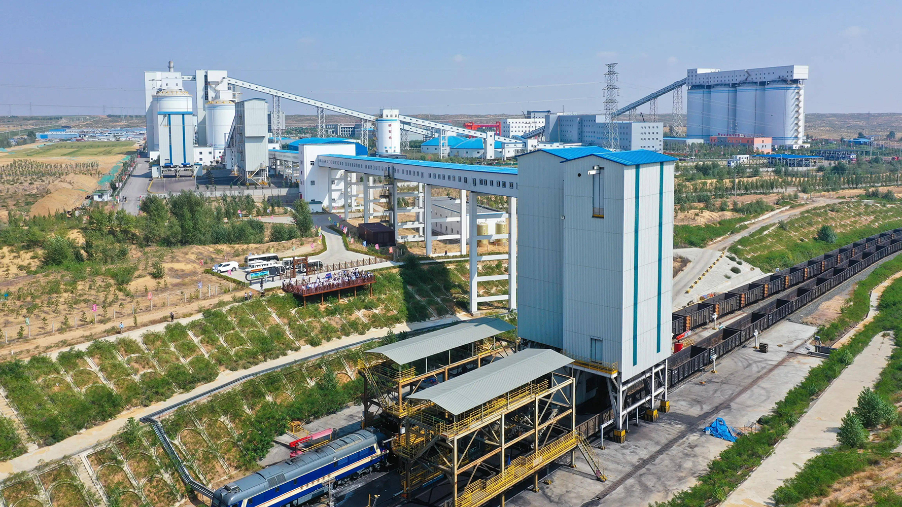 Train loading station for ore industry