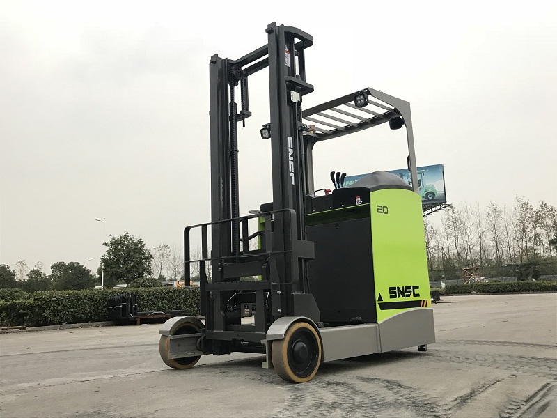 Electric Reach Forklift Truck