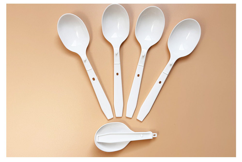 plastic spoon08-x