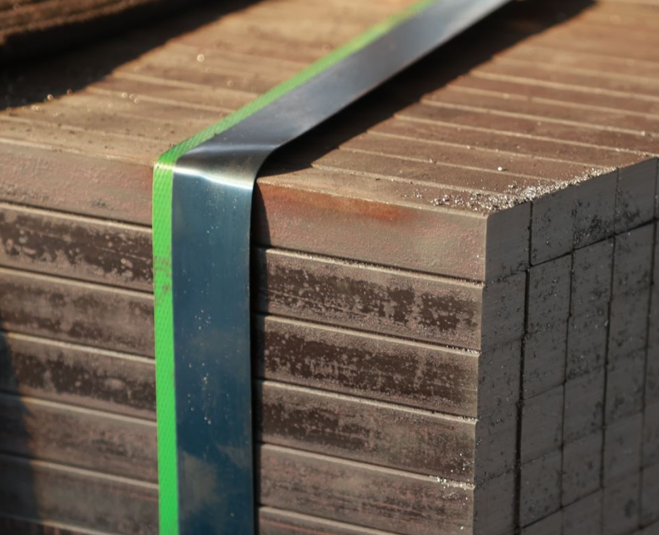 Square steel with strong load-bearing capacity
