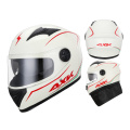 Casco de motocicleta durante toda la temporada