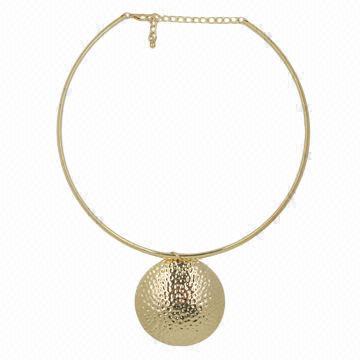 Elegant Round Stamping Pendant with Metal Collar, Gold Plating, Best Selling for Summer/Spring