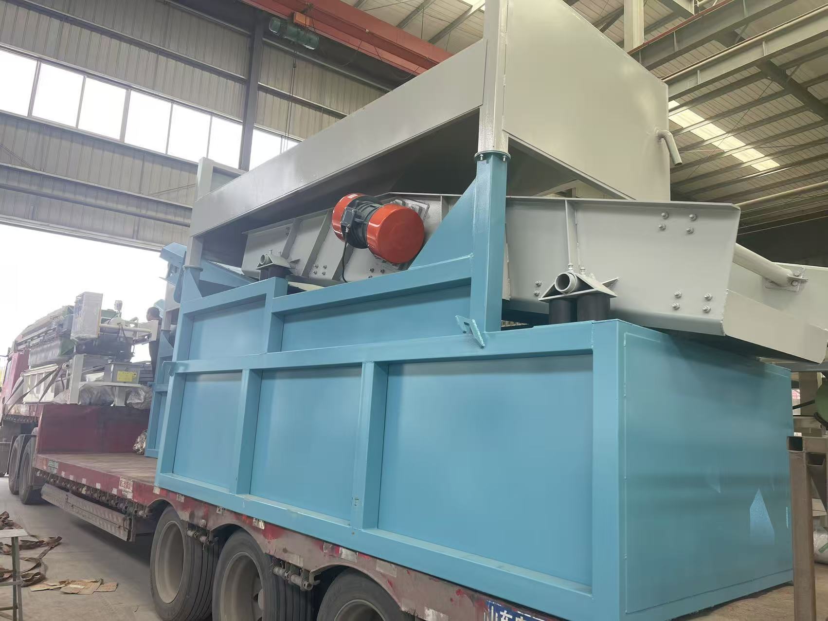 Sand and gravel separator