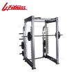 Όλοι σε ένα εξοπλισμό γυμναστικής Smith Machine