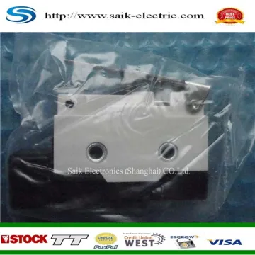 D4MC-1020 Omron Enclosed Switch