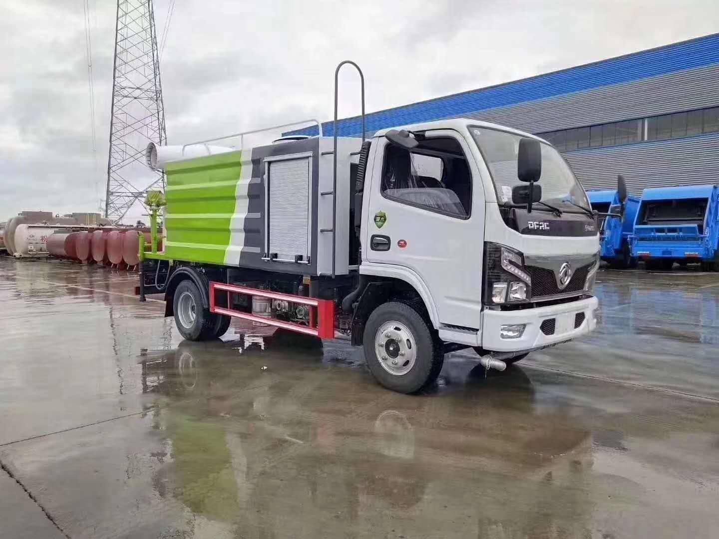 Mobile Water Tank Sprinkling EquipmentMobile Water Tank Sprinkling Equipment