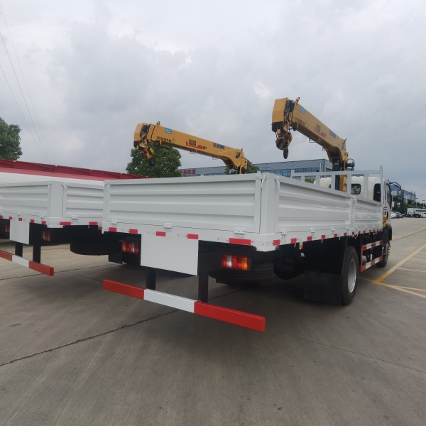 HOWO crane transport truck with crane and box