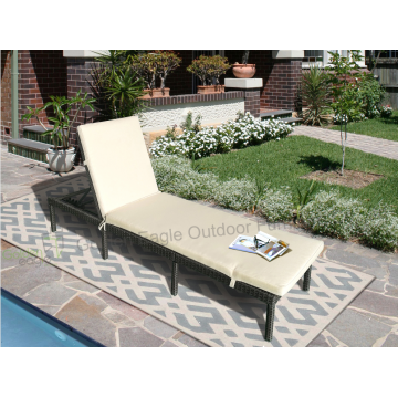 Outdoor Garden Wicker Daybed