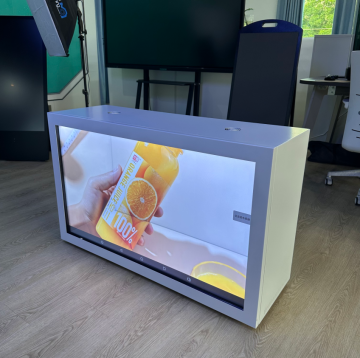 Vetrina trasparente Ultra HD per esposizione di prodotti tecnologici