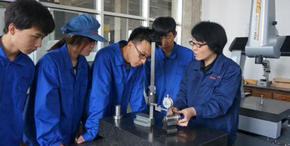 Inspection of CNC milling parts