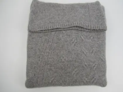 100% CASHMERE TURTLENECK SWEATER
