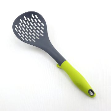 Utensili da cucina in nylon con set di supporti