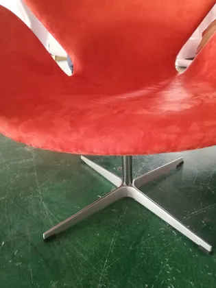 Hotel arm lounge swan chair