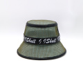 Cappello a mesh pieno verde a maglie con cintura decorativa