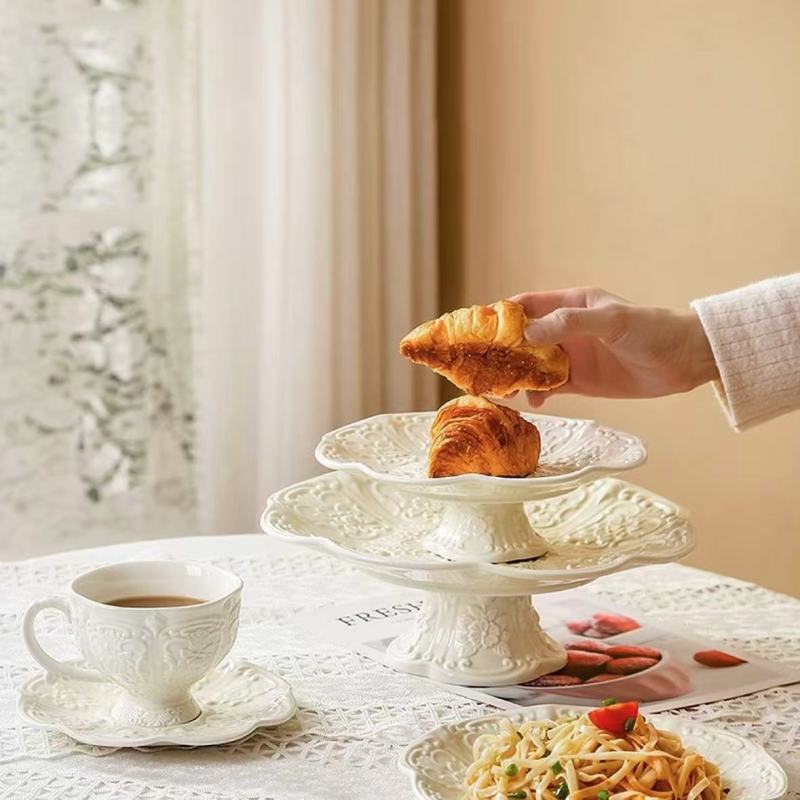Pure White High-End Tableware with Delicate Engravings