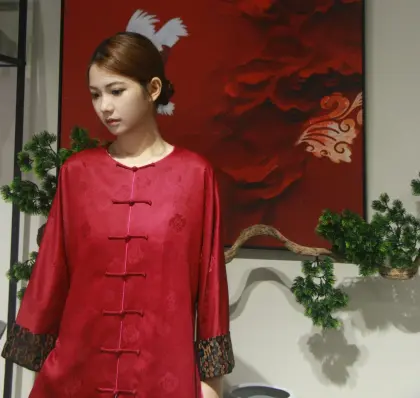 Heritage Silk Tang Seal Long Sleeve Top