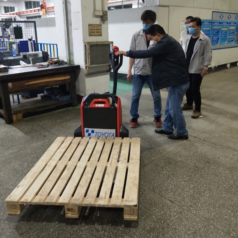 battery powered pallet truck