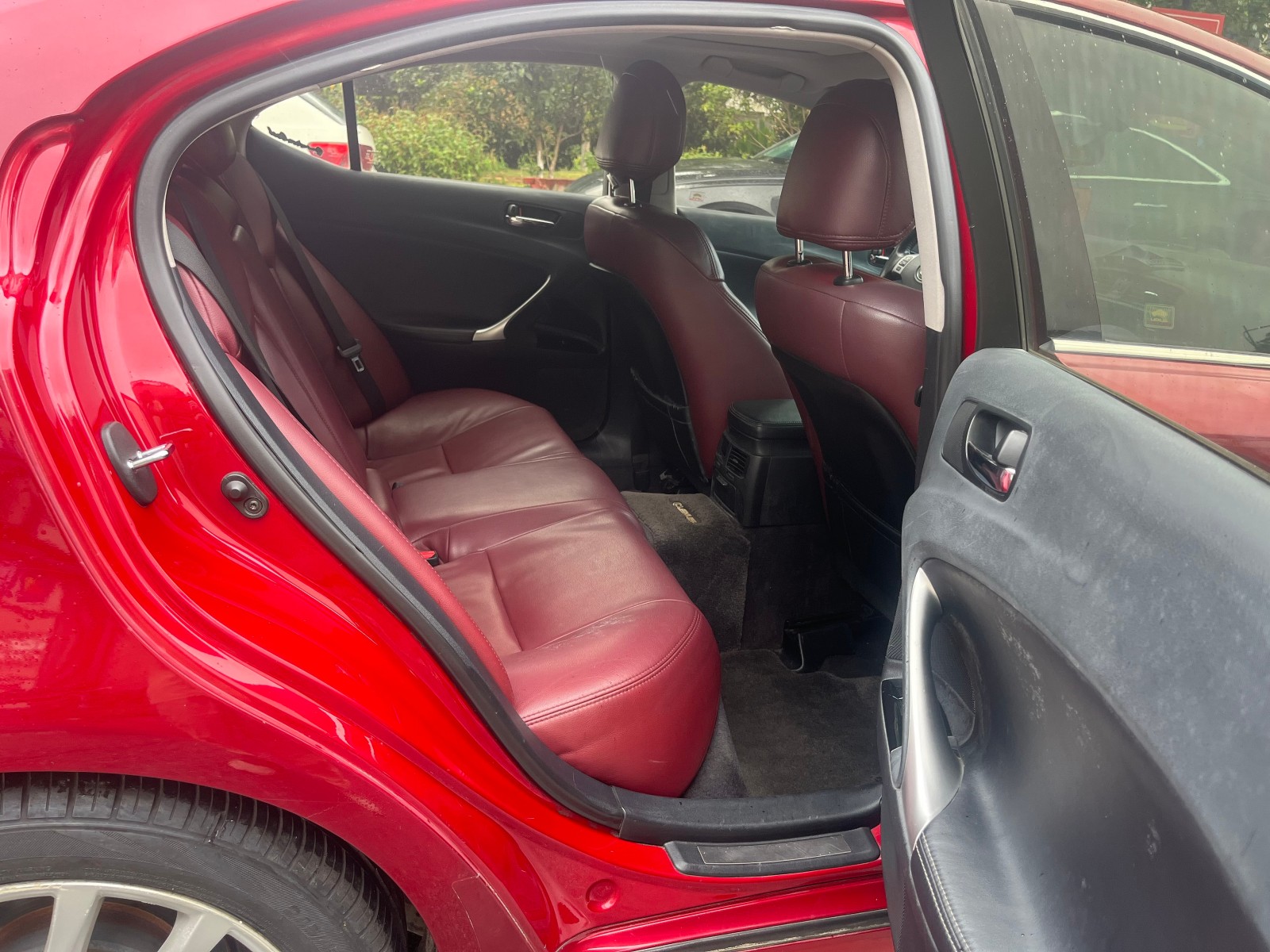 IS 250 Sport 2011 model