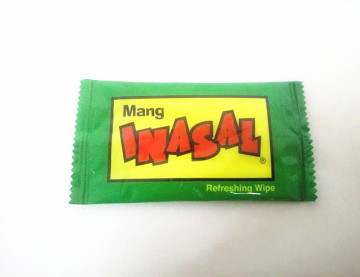 Pembersihan wajah sekali pakai tisu basah dalam paket tunggal