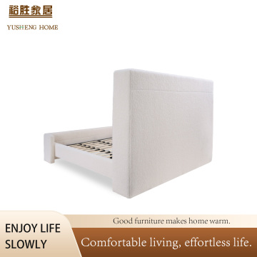 Cama estofada luxuosa com cabeceira elegante