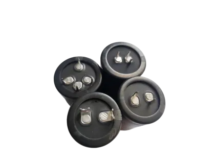 Low-profile, low-voltage horn-type electrolytic capacitor