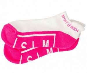 FRAUEN VERWENDEN SPORTSOCKEN