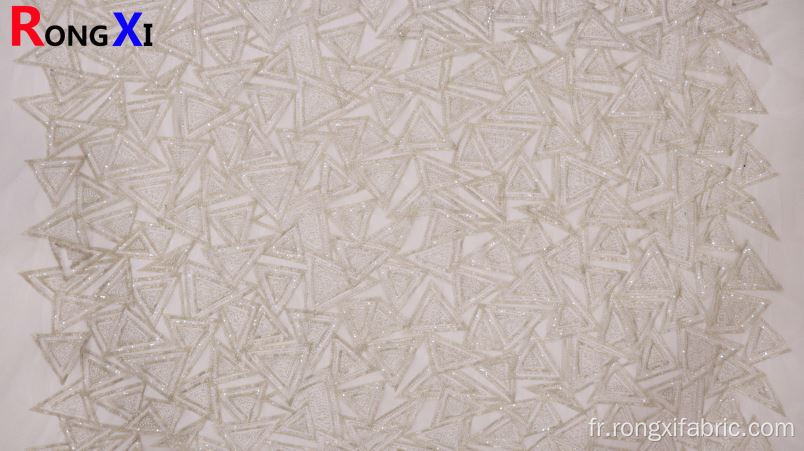 Tissu de polyester de broderie blanche perlée de nouvelle conception