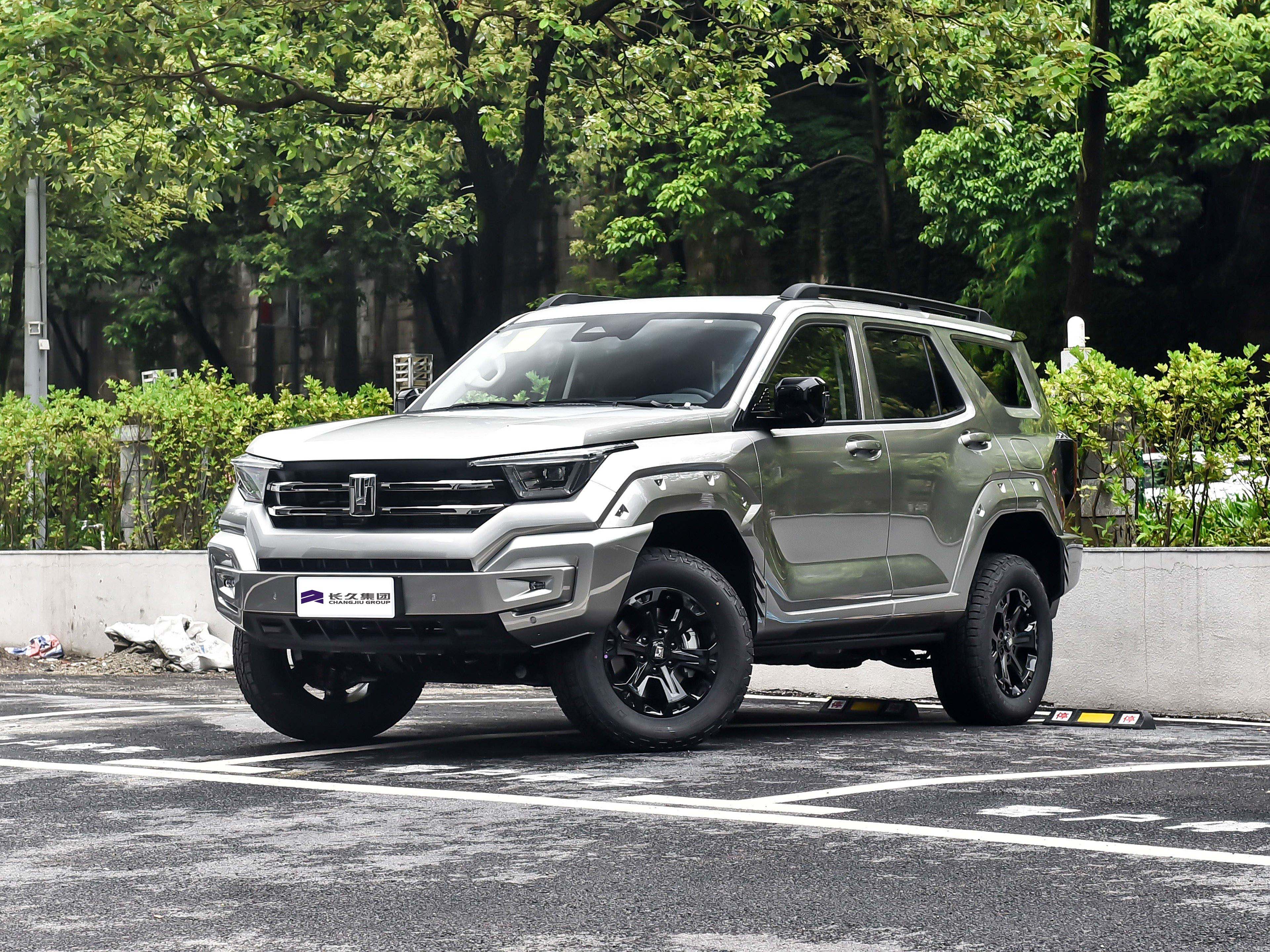 高性能坦克400 HI4-T电动SUV