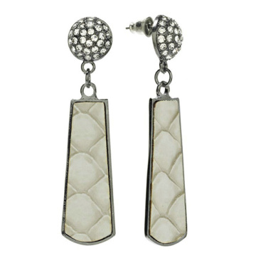 Fashion 2012 stud earrings with synthetic diamond earring