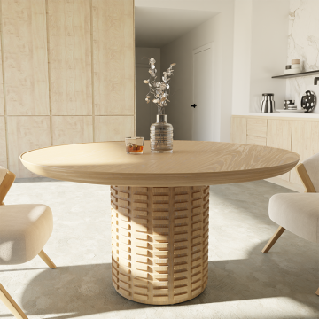 Recycled Pine Wooden Round Dining Table for 4-6: Good Quality Restaurant Furniture