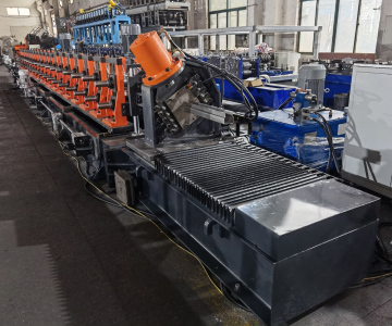 Mesin Roll Forming Rak Tegak Yang Dapat Disesuaikan