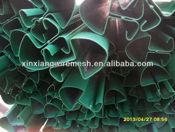 peach post of the fence/the directive post