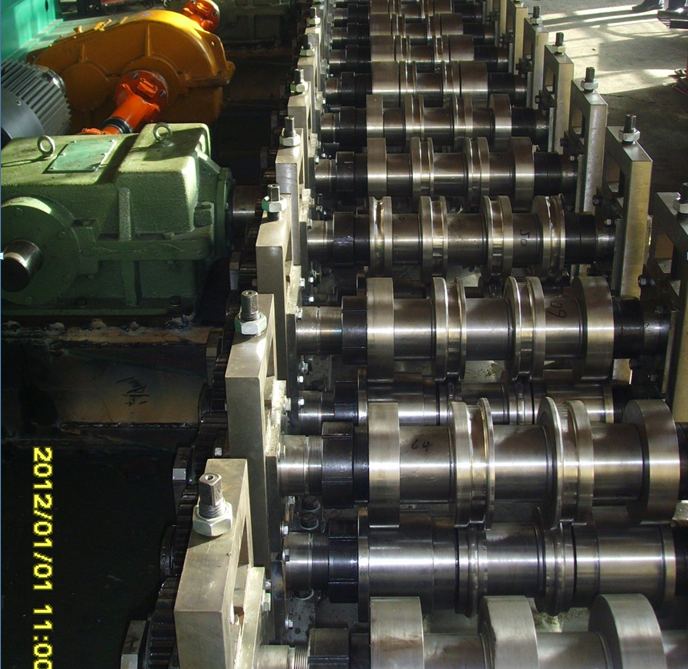 main roll forming machine