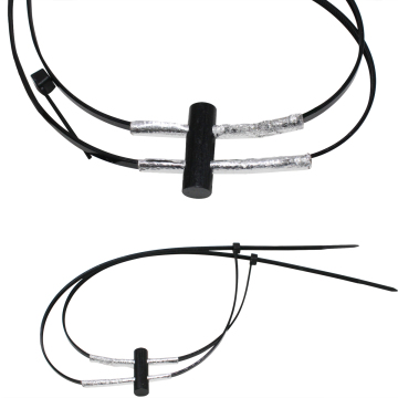 Outdoor Feuerstein Sparks Flint Stone for Skateboard and Motorcycle Shoes Foot Brake" 

However, to make it more suitable for a search engine, we could condense and clarify it:

"Flint Stone for Skateboard and Motorcycle Shoe Foot Brake