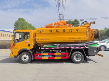 High Efficiency Vacuum Sewage Suction Truck for Waste