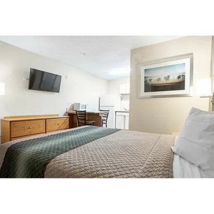 Economic Modern Design Hometowne Studios Hotel Bedroom Furniture Set