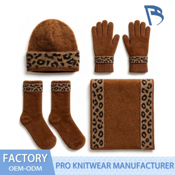 Leopardí trim Fuzzy Knit Set