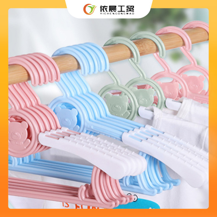 آویز پلاستیکی کودکانه روی هم