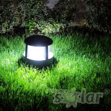 China Outdoor lighing solar powered garden lights