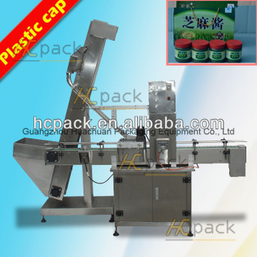 Automatic plastic water bottle sealing cap machine