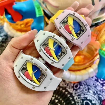 Square Ceramic Case Watches for Women: Elegance and Style