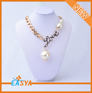 Alliage d'or amour collier de perles