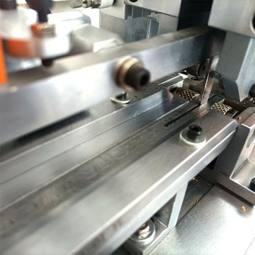 Open-end Nylon Zipper Cutting Machine