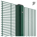 Welded wire mesh fencing