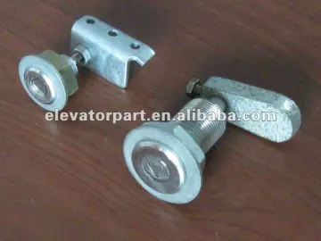 elevator triangle door lock