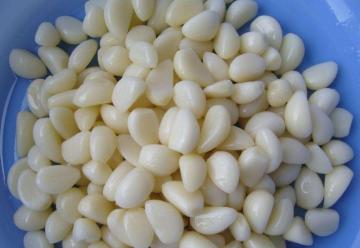GARLIC CLOVES IN BRINE