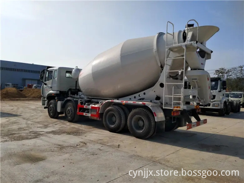 New Type Professional Manufacturer: Concrete Mixer Truck for Sale (36M/38M/33M)